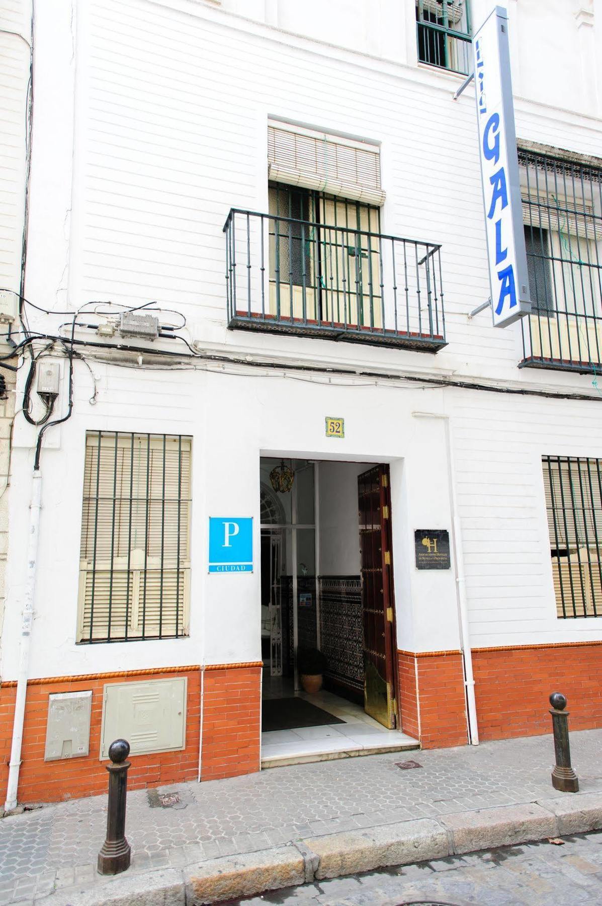 Pension Gala Seville Exterior photo