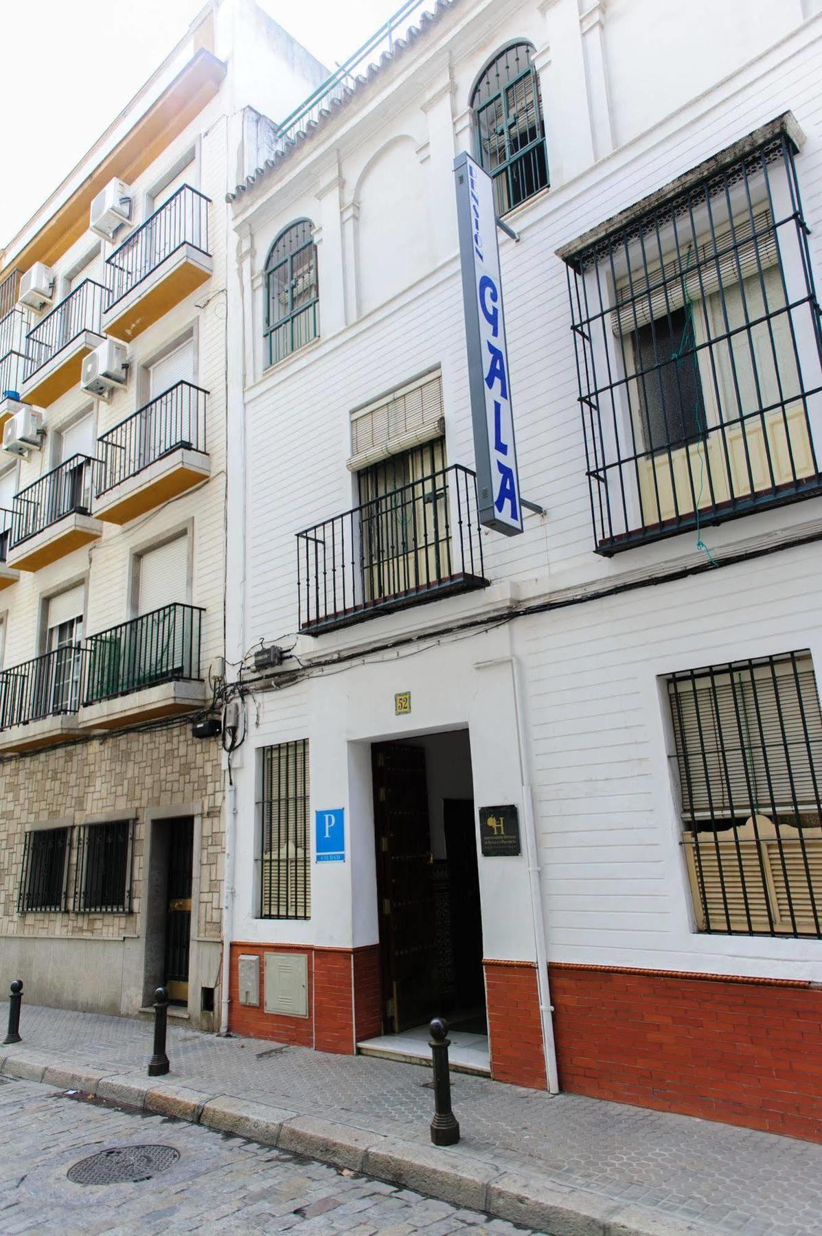 Pension Gala Seville Exterior photo